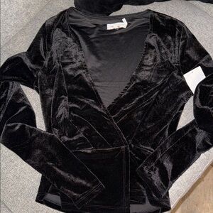 GOOD AMERICAN Black Velvet Long Sleeve Top